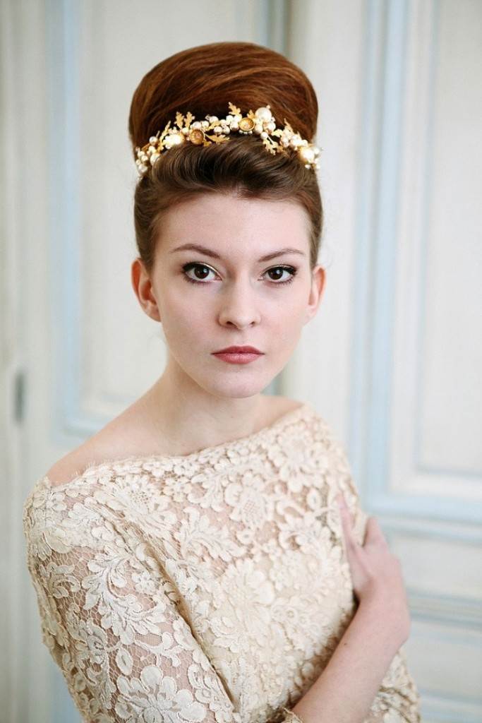 Petworth Pearl Tiara, Cherished. Dress, original vintage 1960s lace dress, Heavenly Vintage Brides. Photographic credit: Robert Lawler.