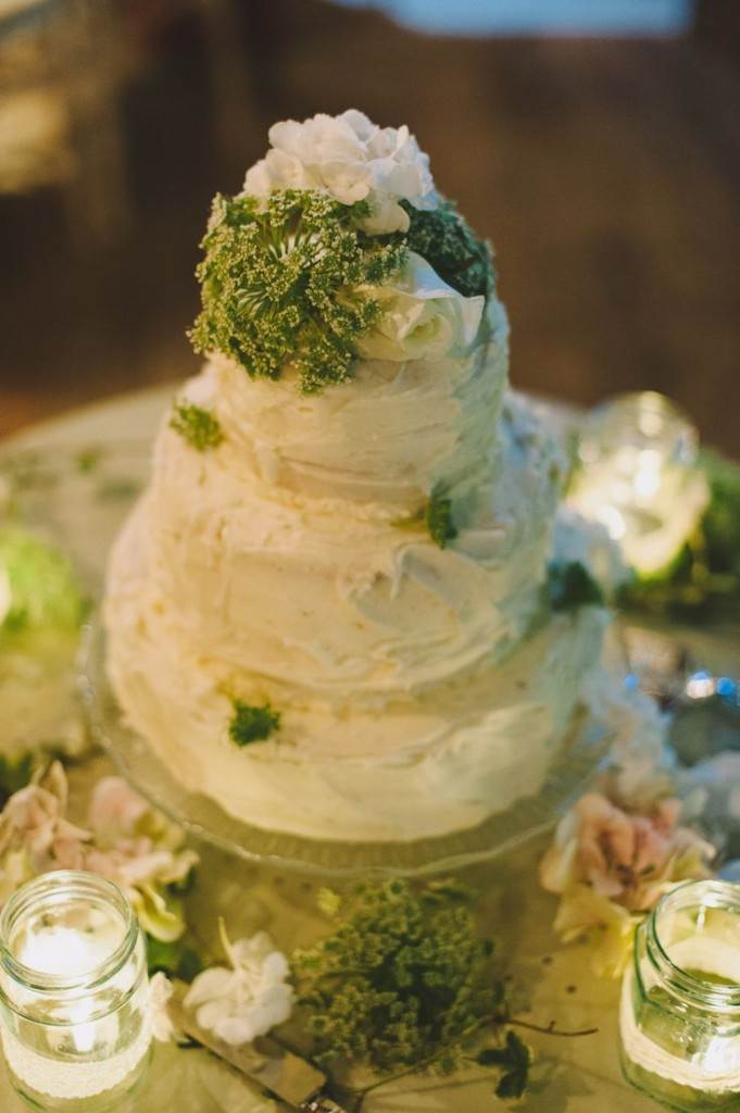 Rustic Wedding  Cake by French Made at the National Vintage Wedding Fair blog