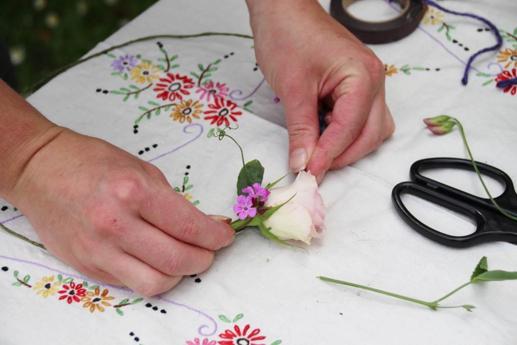 DIY Tutorial How to make a flower hoop for your wedding by Ruth Tilley from Festoon as featured on The National Vintage Wedding Fair