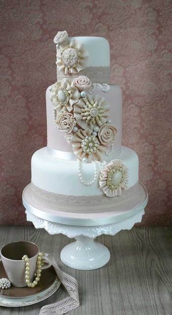 Beautiful vintage style wedding cakes as featured on The National Vintage Wedding Fair by Pink Cocoa