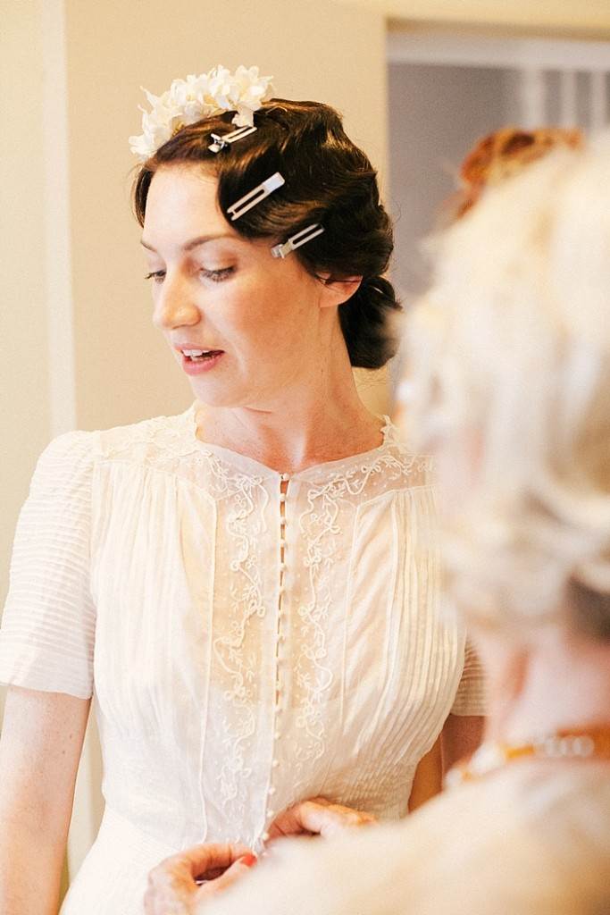 Real Wedding: hackney Town Hall, 1920s vintage ceremony as featured on the National Vintage Wedding Fair photographed by Claire Macintyre