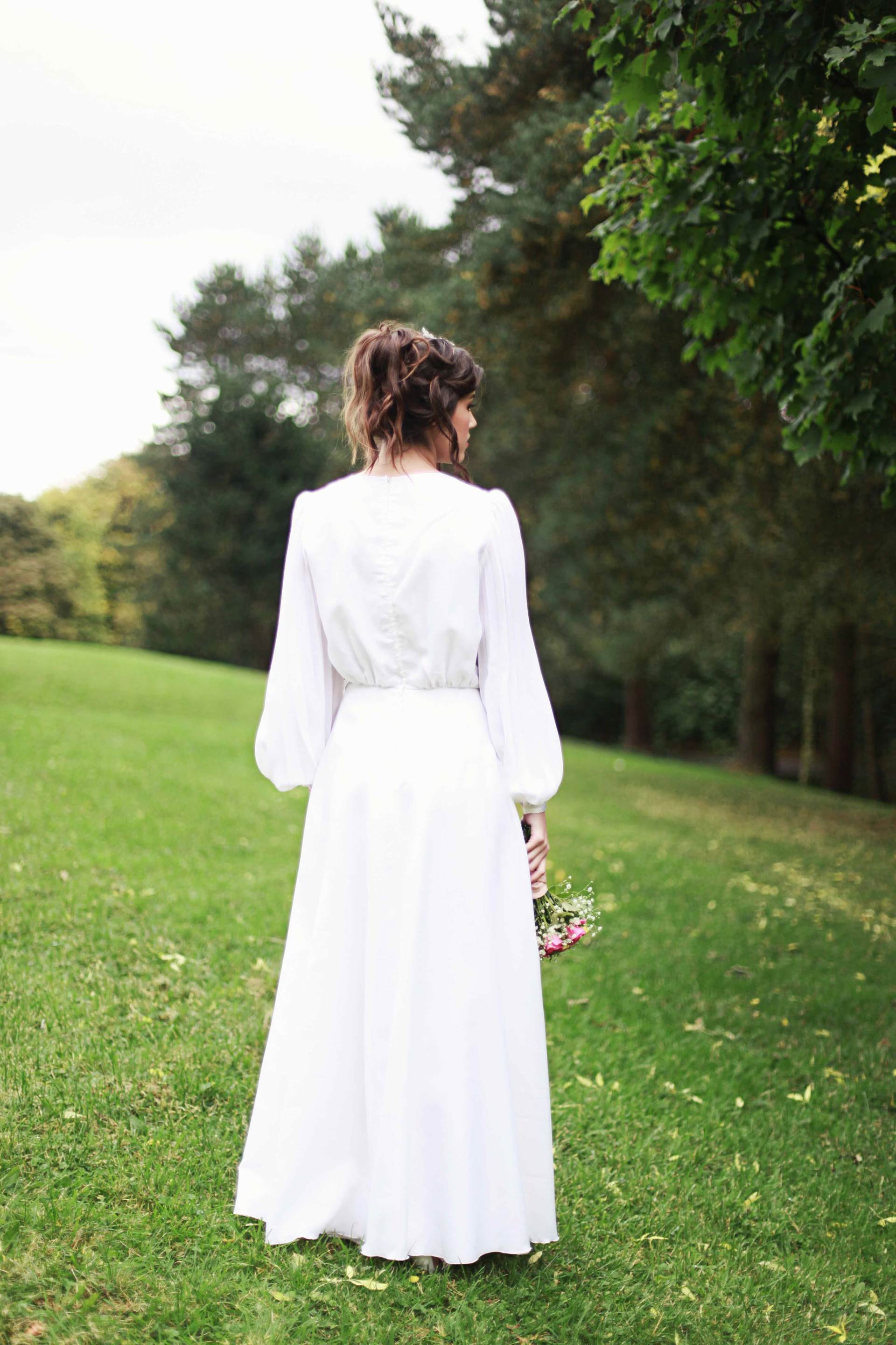 Autumn Styled Wedding Shoot by Nina Pang with vintage wedding dresses as featured on The National Vintage Wedding Fair blog