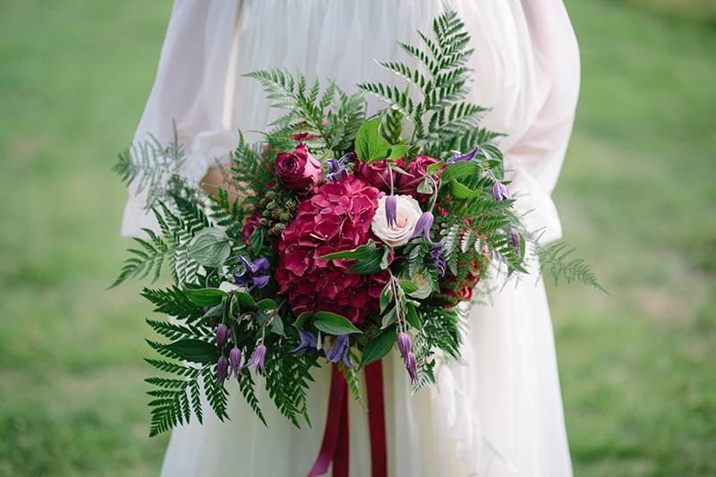 Flowers by Waterbaby Flowers, photo by Sally Forder for Binky Nixon