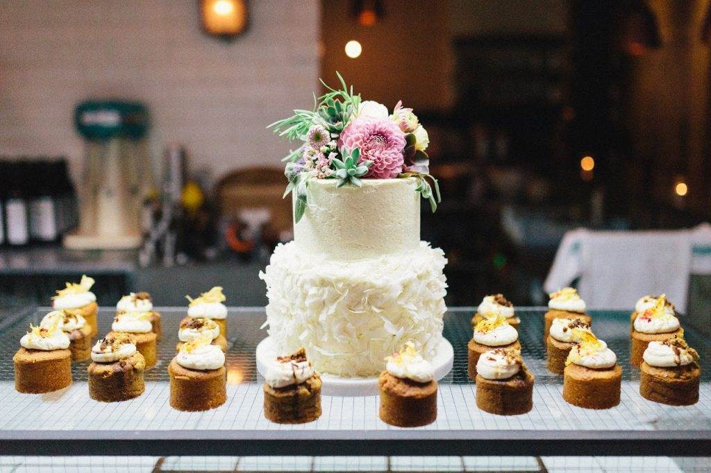 Wedding Cake Trends Mini Cakes