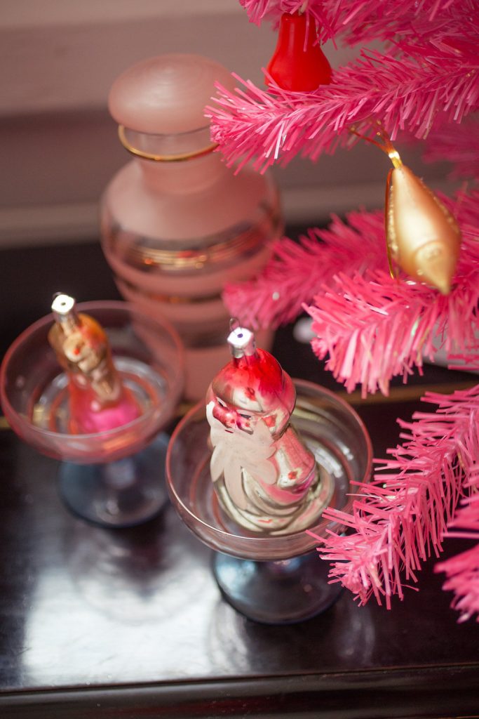 1960s Christmas wedding inspiration with pom poms & baubles galore!