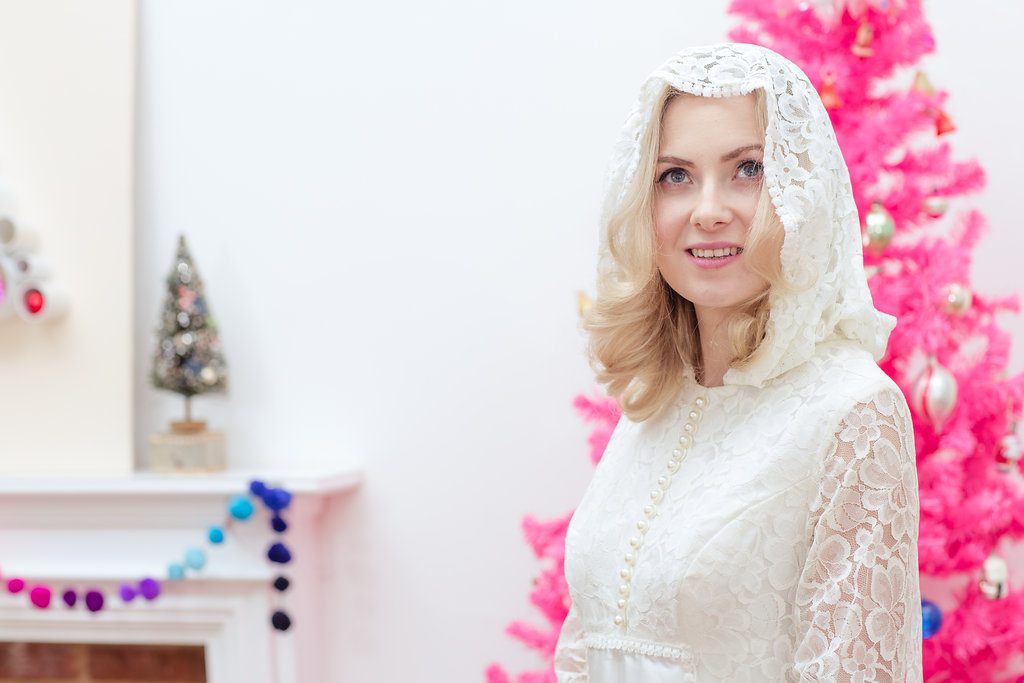 1960s Christmas wedding inspiration with pom poms & baubles galore!