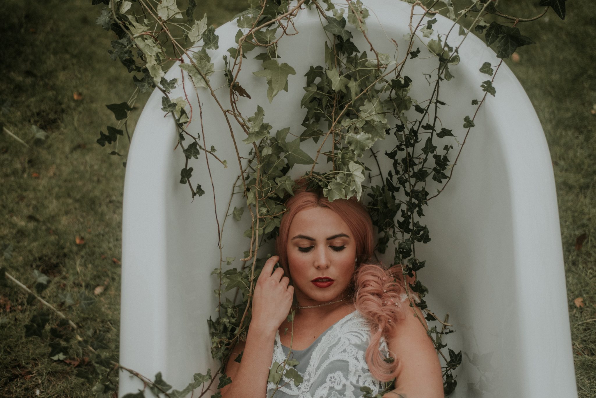 Bridal Inspiration with Lucy Can’t Dance in a forest bath tub