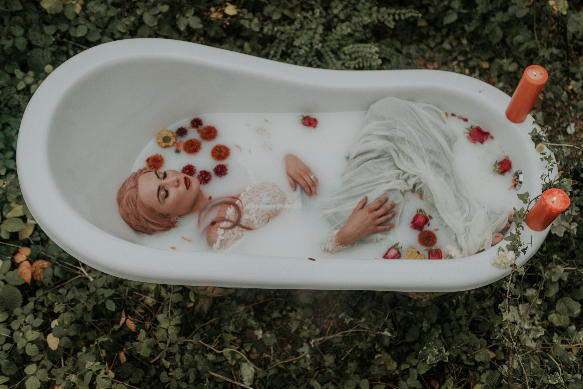 Bridal Inspiration with Lucy Can’t Dance in a forest bath tub