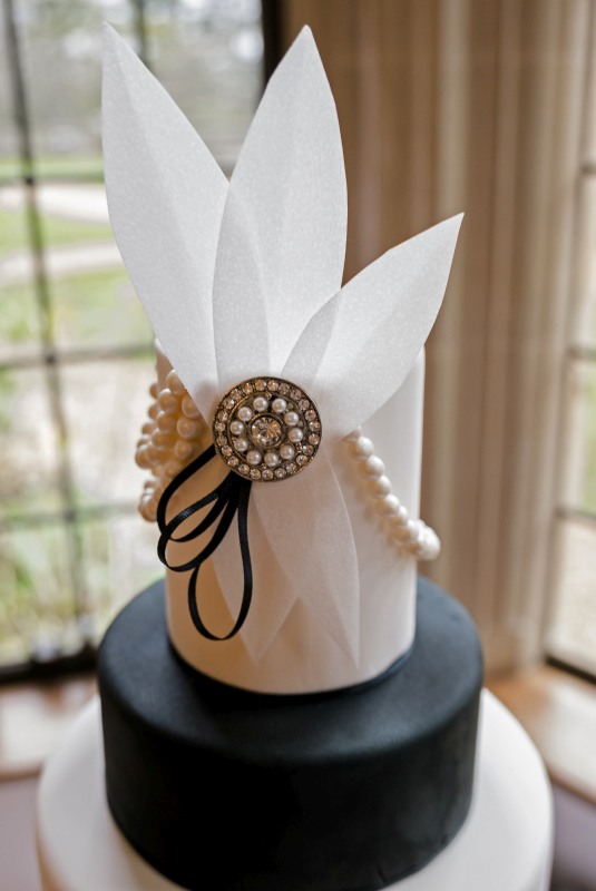 A 1920s vintage style Gatsby Art Deco wedding