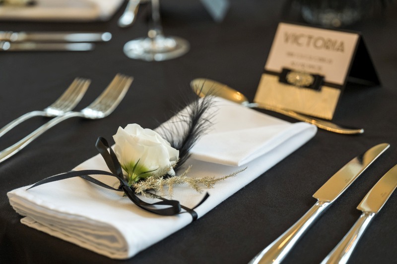 A 1920s vintage style Gatsby Art Deco wedding