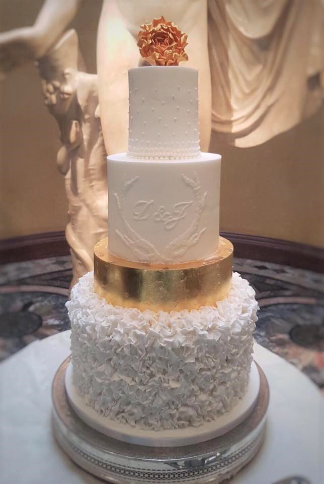 2018 wedding cake trends for the creative bride Metallic