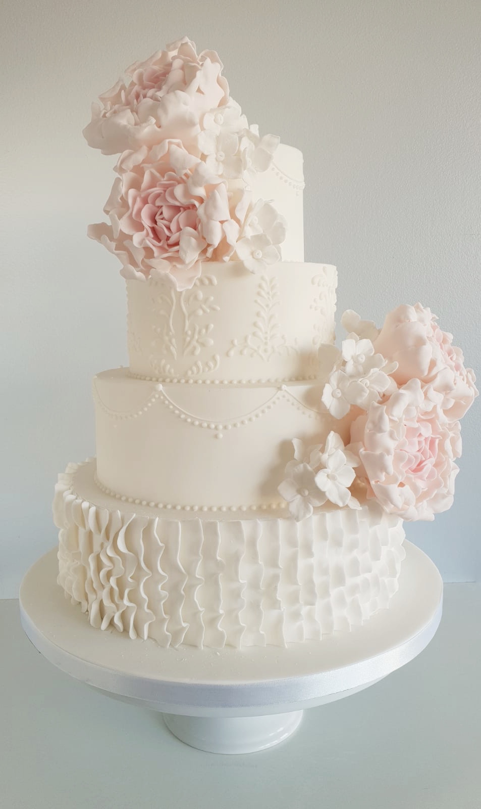 Fresh Flower Wedding Cake Advice with Cake Expert La Belle Cake Company