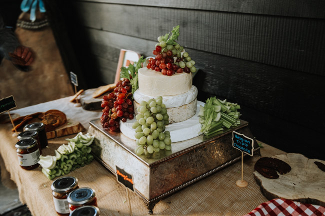 A Wonderful Military Wedding with Relaxed Wedfest Vibes 