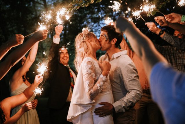 A Wonderful Military Wedding with Relaxed Wedfest Vibes