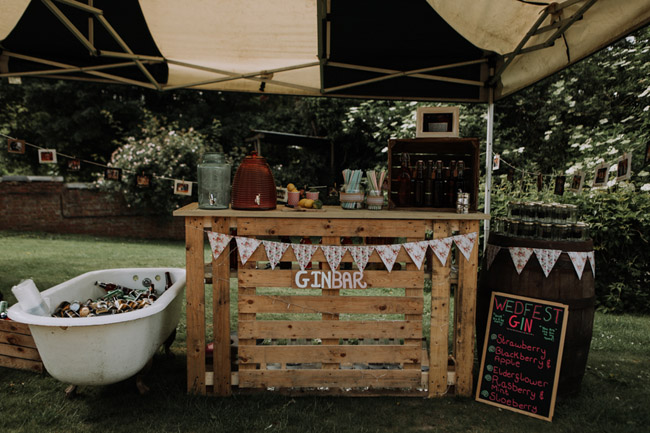 A Wonderful Military Wedding with Relaxed Wedfest Vibes 