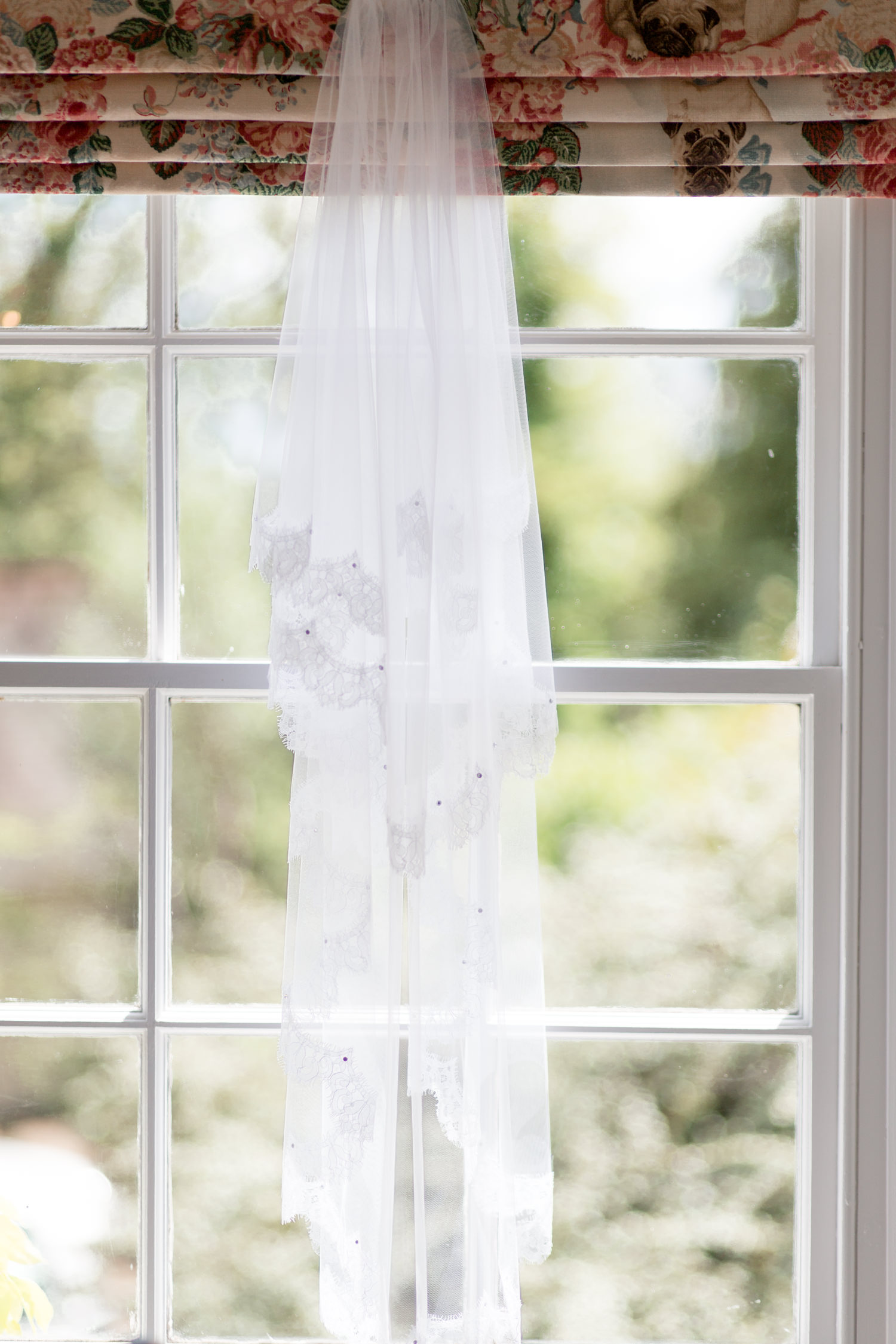 An Enchanting and Romantic Newton Hall Wedding with an Art Deco Temperley Dress