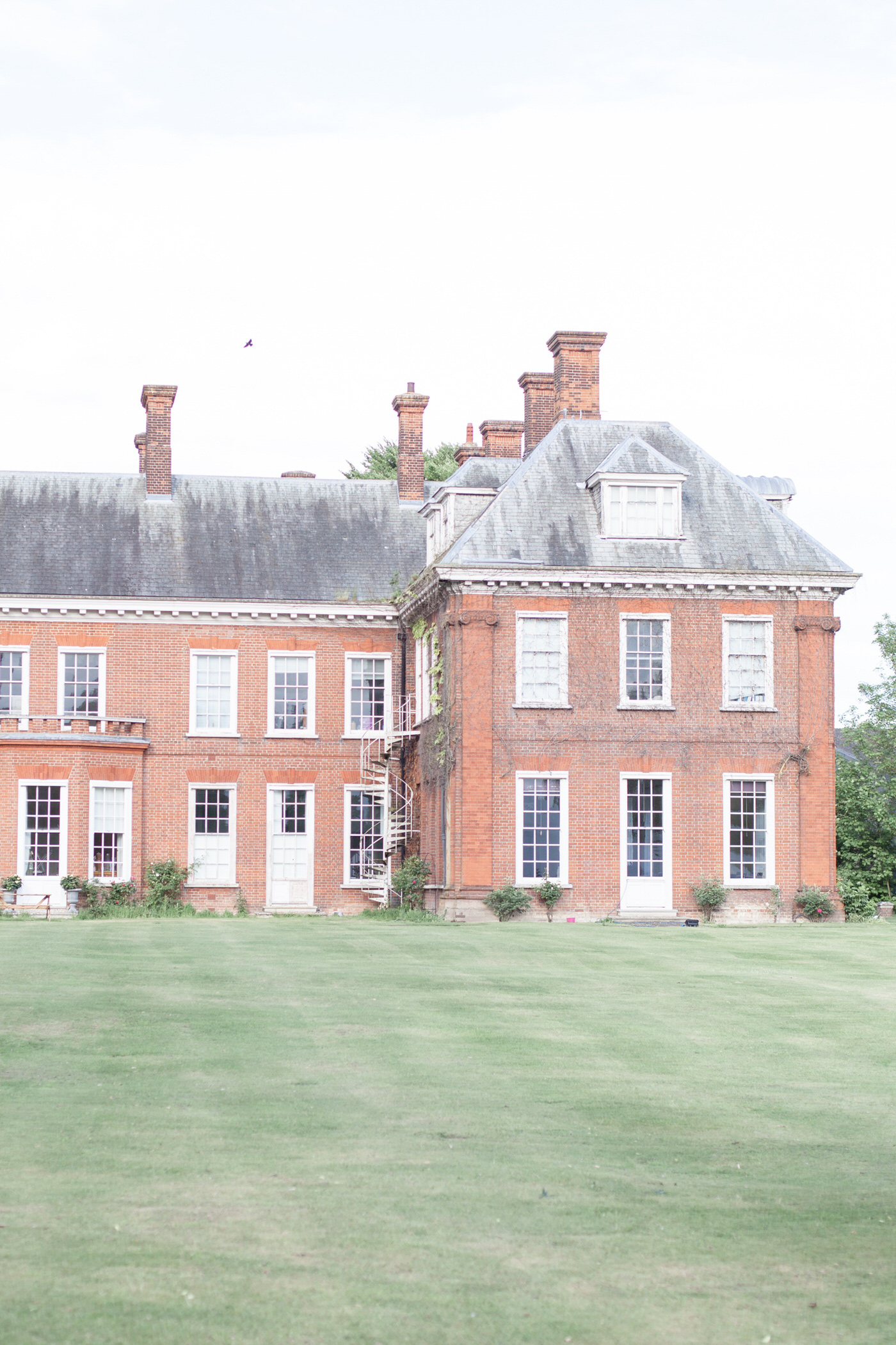 An Enchanting and Romantic Newton Hall Wedding with an Art Deco Temperley Dress