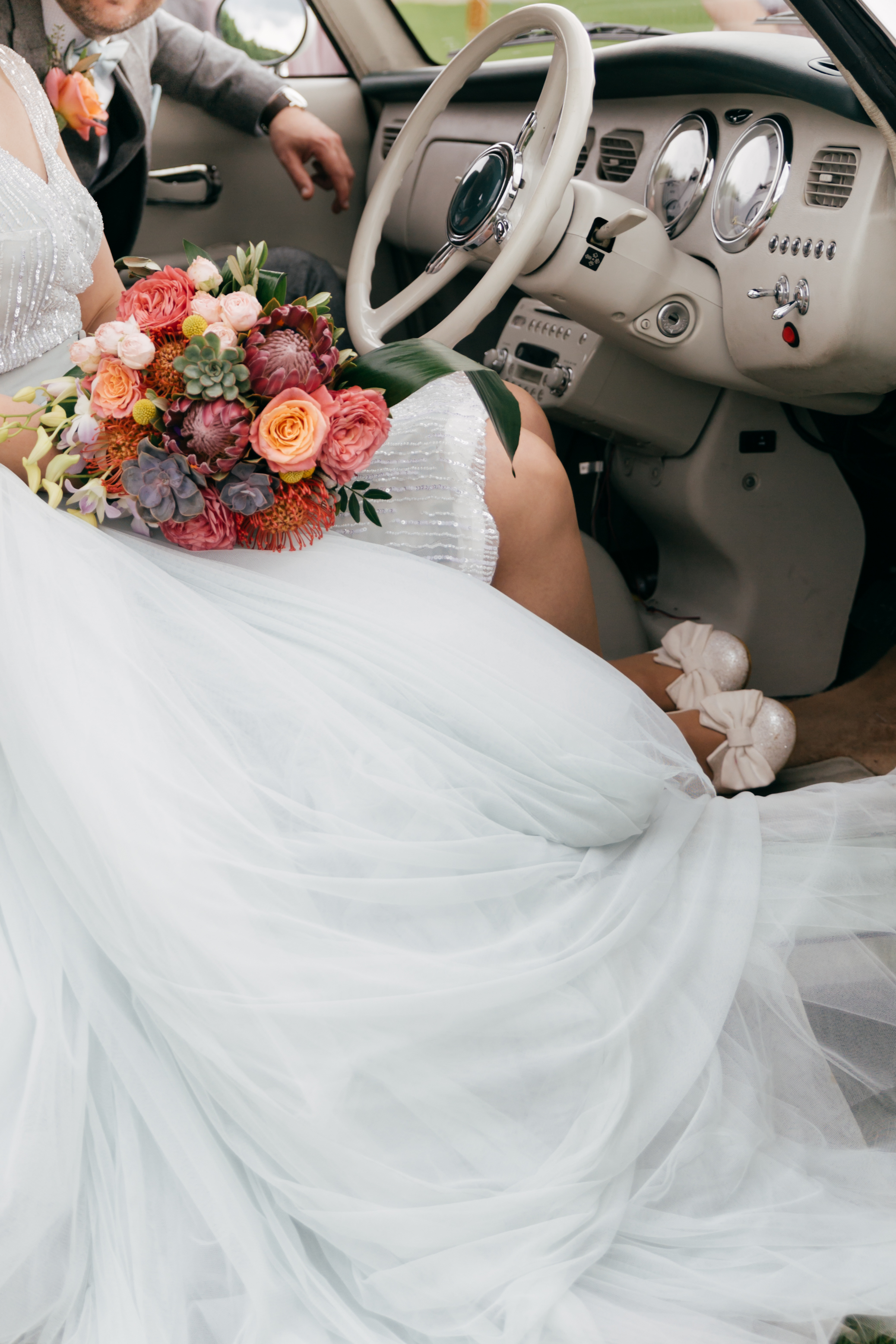 A Vintage Hawaiian DIY Wedding and Bridal Designer Bride