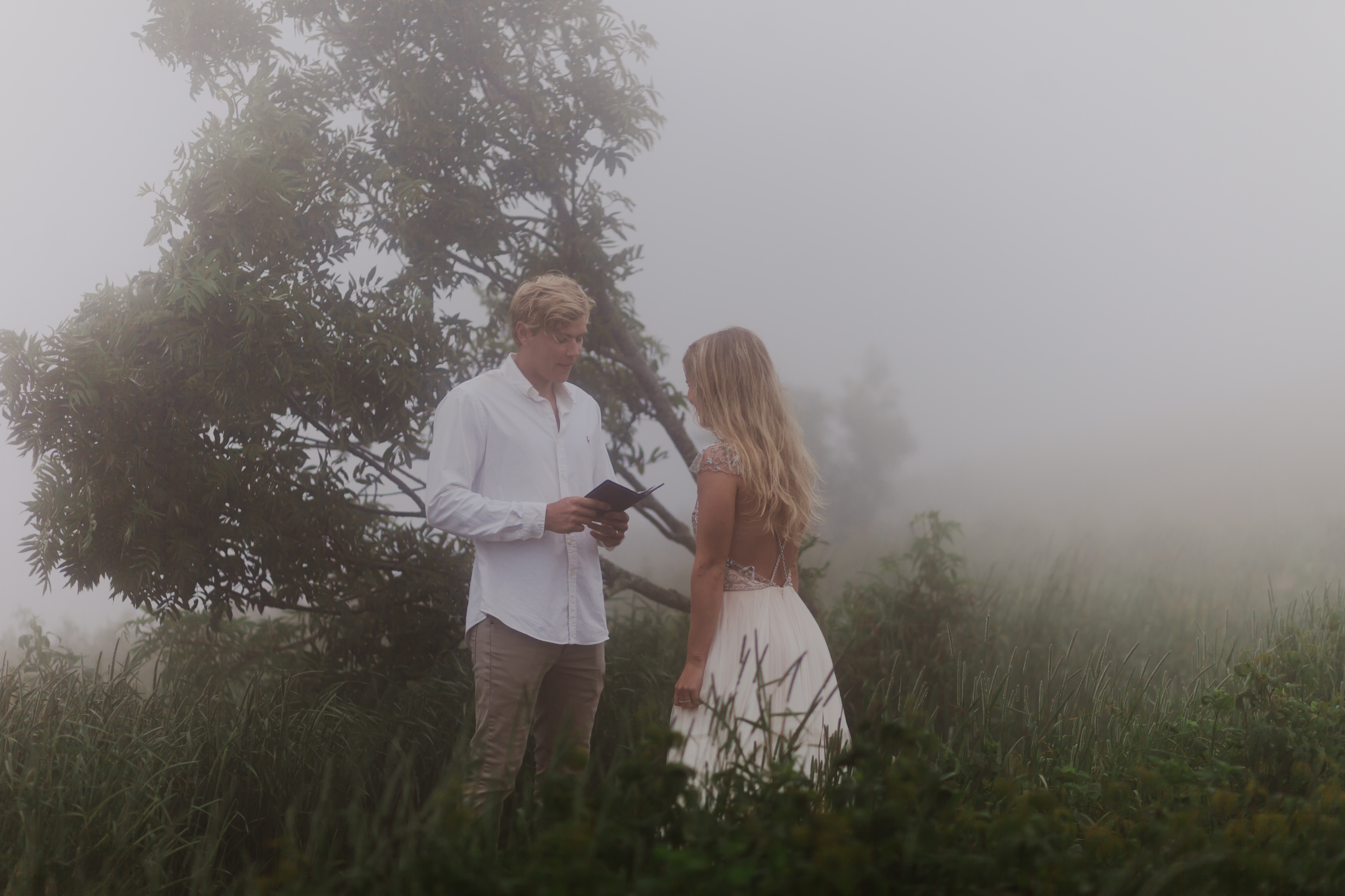 Romantic Elopement Mountain Wedding - Intimate and Minimalistic Inspiration