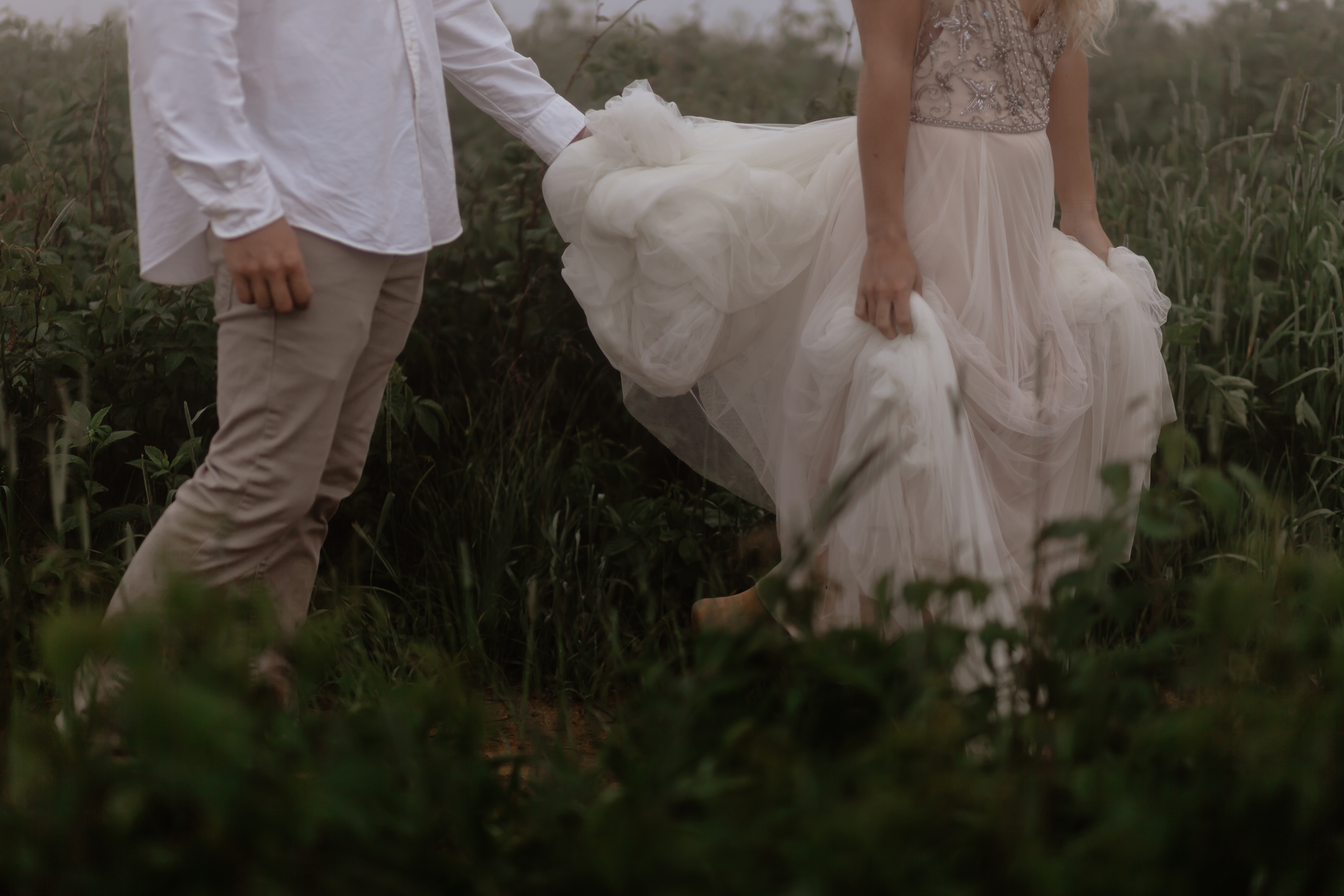 Romantic Elopement Mountain Wedding - Intimate and Minimalistic Inspiration