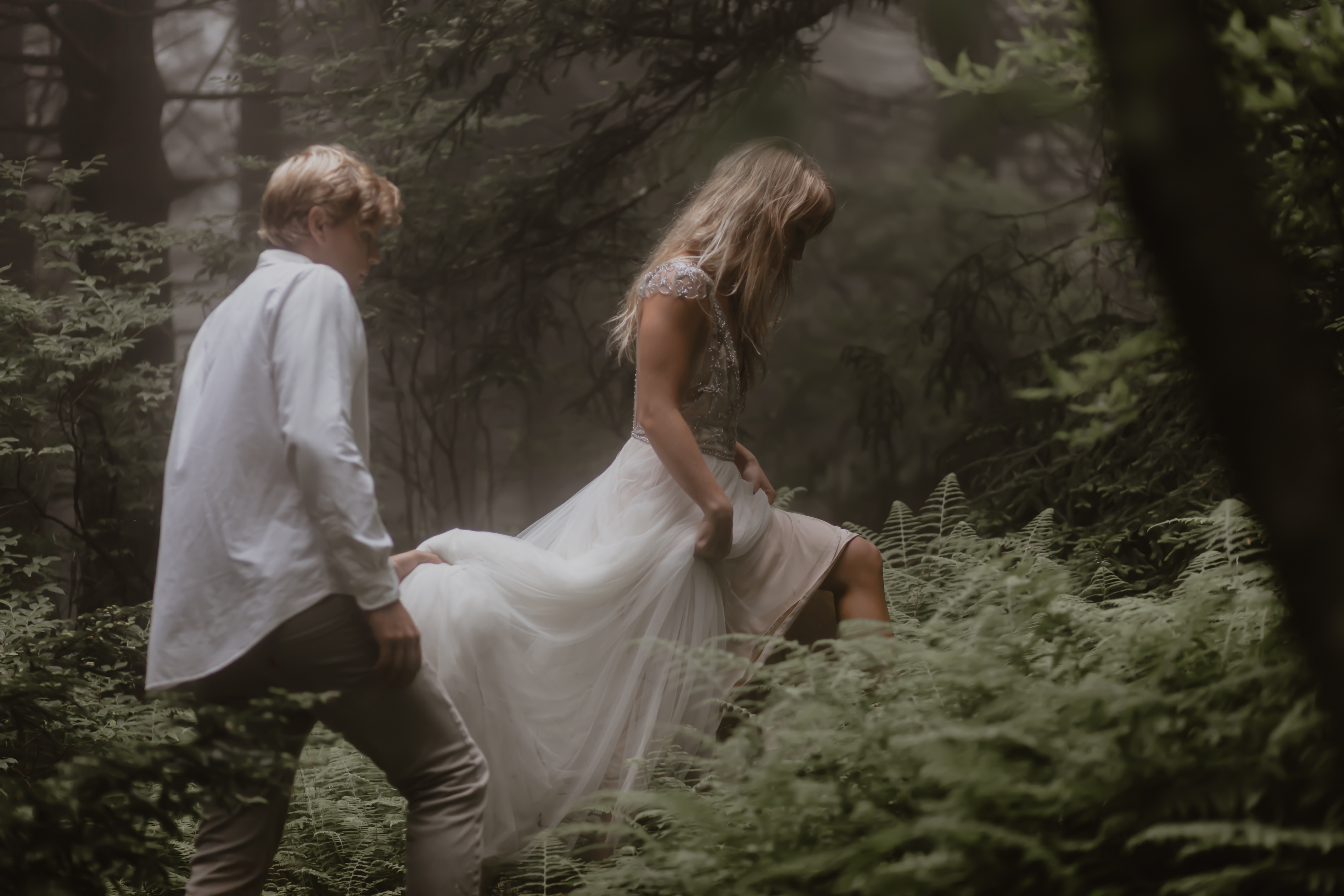 Romantic Elopement Mountain Wedding - Intimate and Minimalistic Inspiration