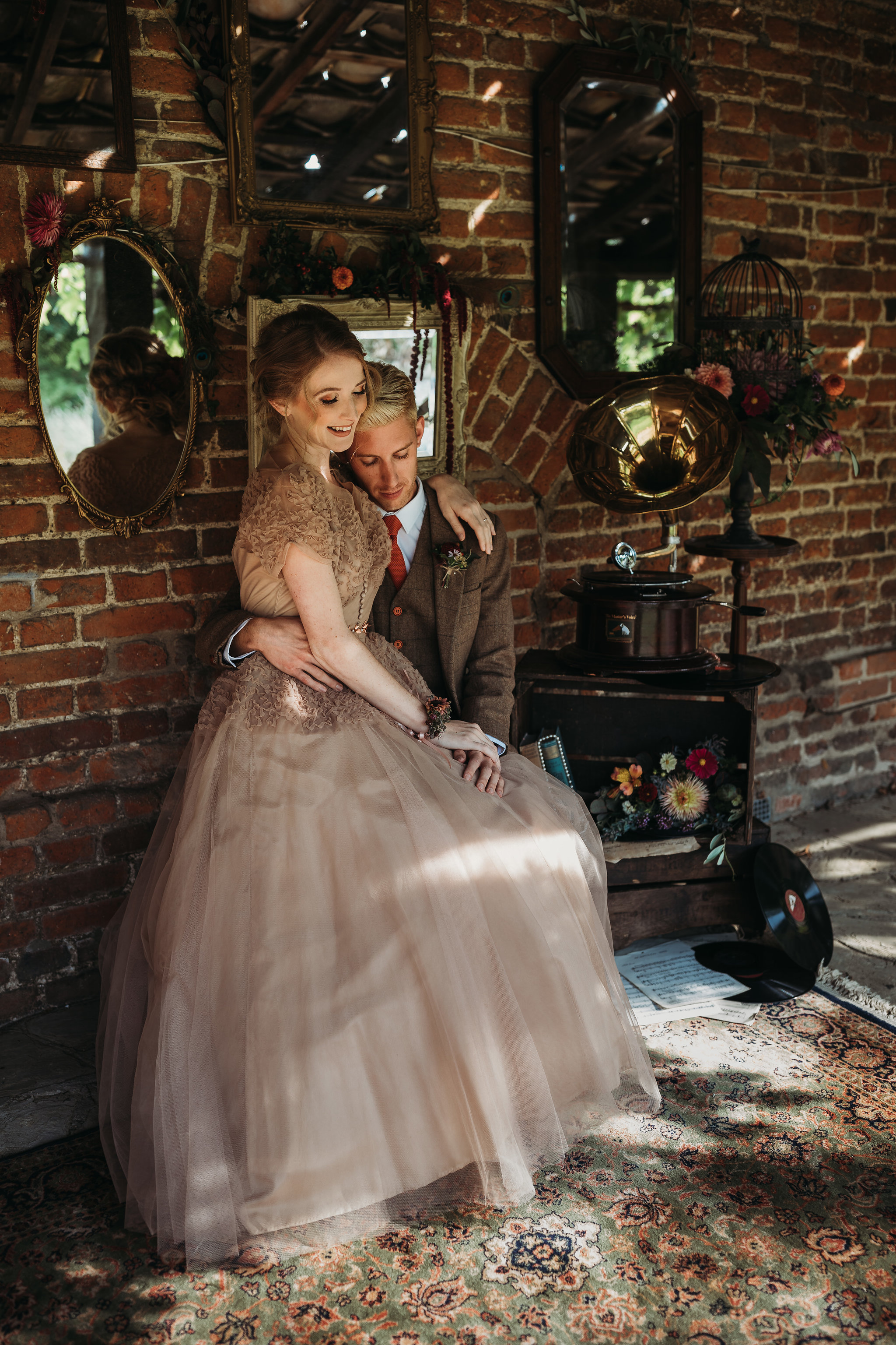 Romantic Wedding Inspiration with Intimate Vintage Vibes