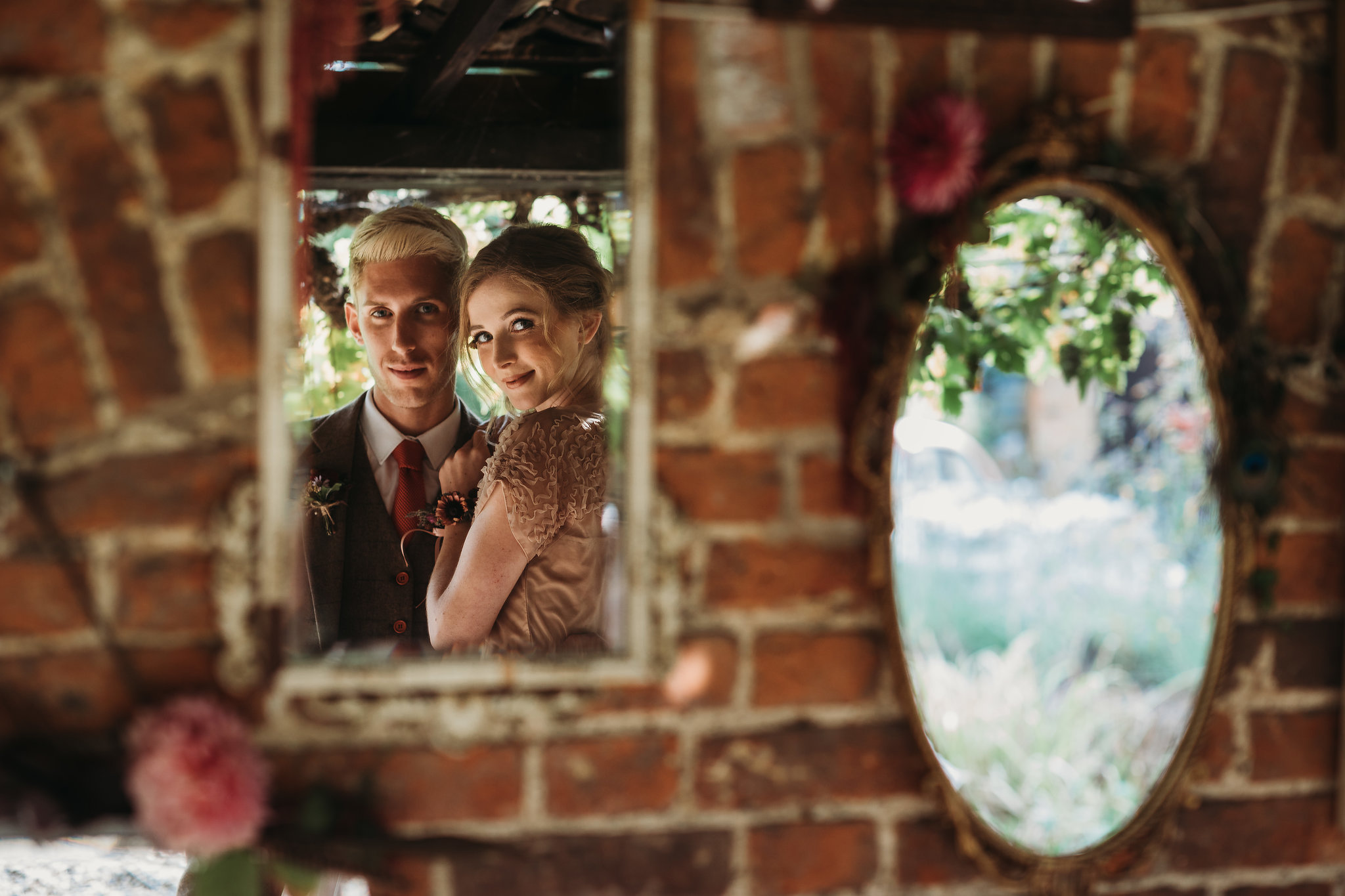 Romantic Wedding Inspiration with Intimate Vintage Vibes