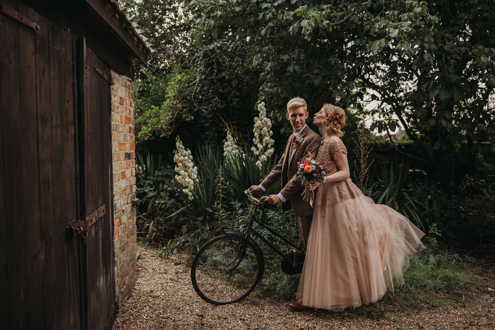 Romantic Wedding Inspiration with Intimate Vintage Vibes