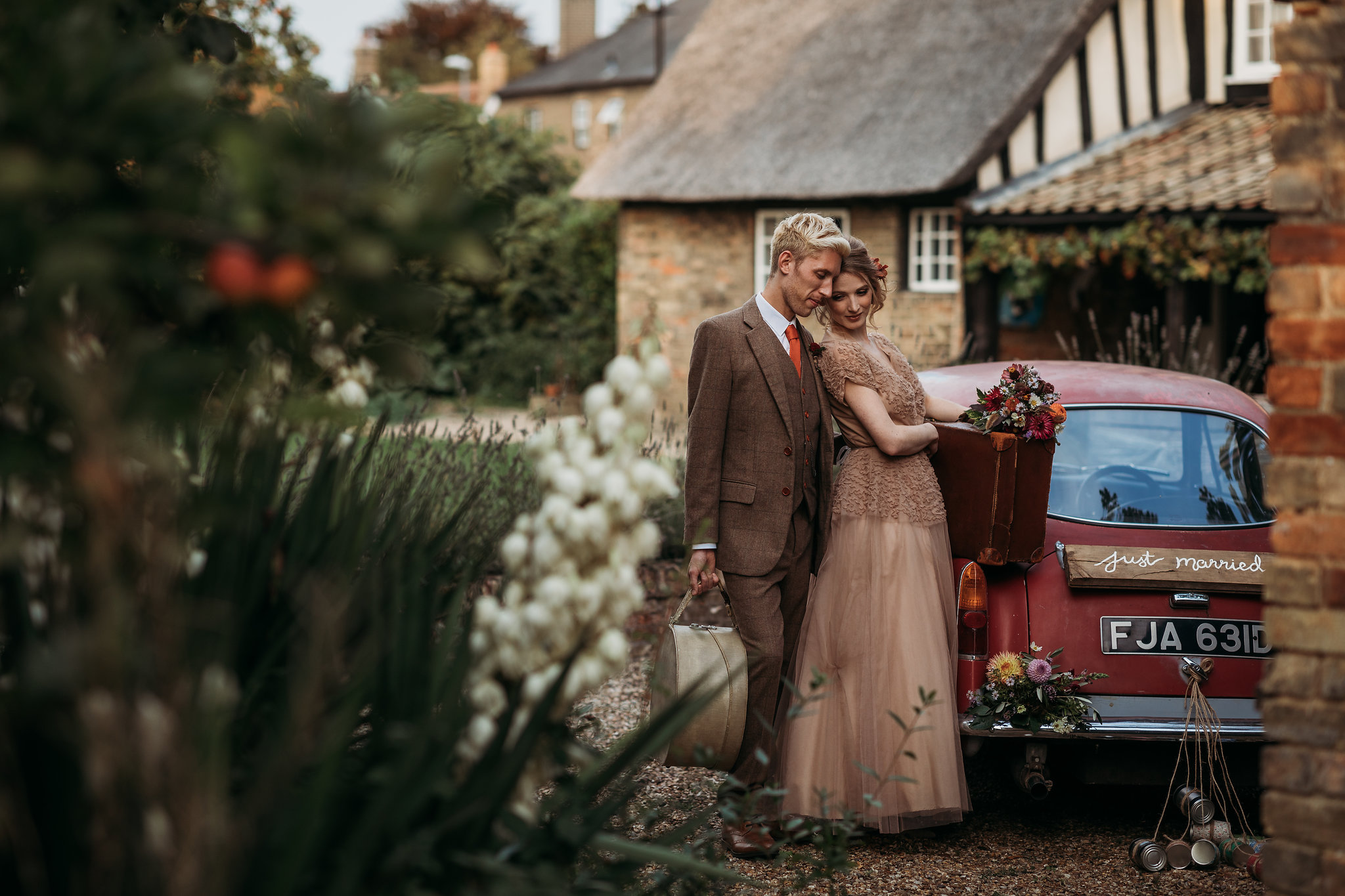 Romantic Wedding Inspiration with Intimate Vintage Vibes