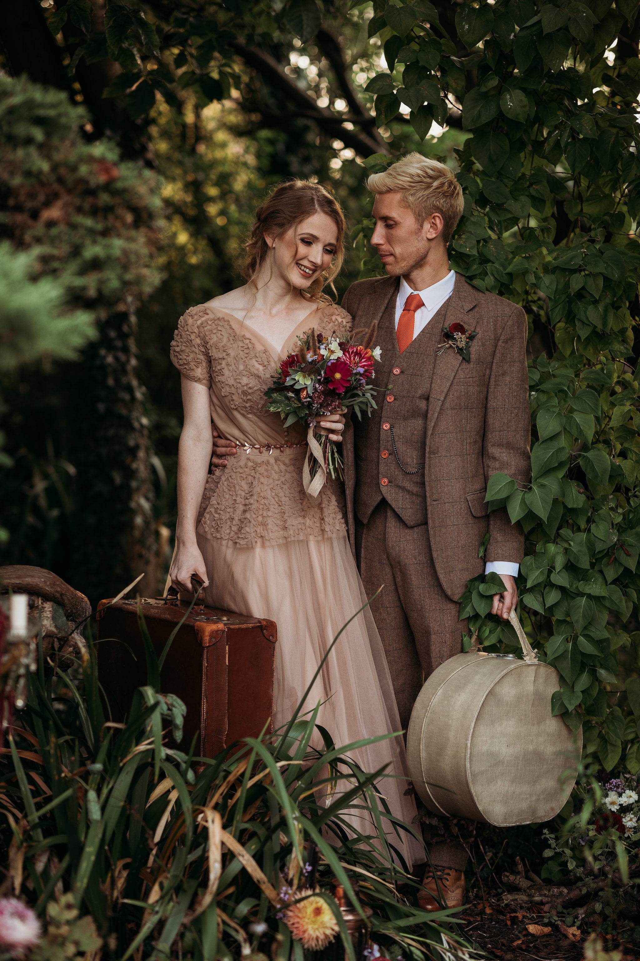 Romantic Wedding Inspiration with Intimate Vintage Vibes