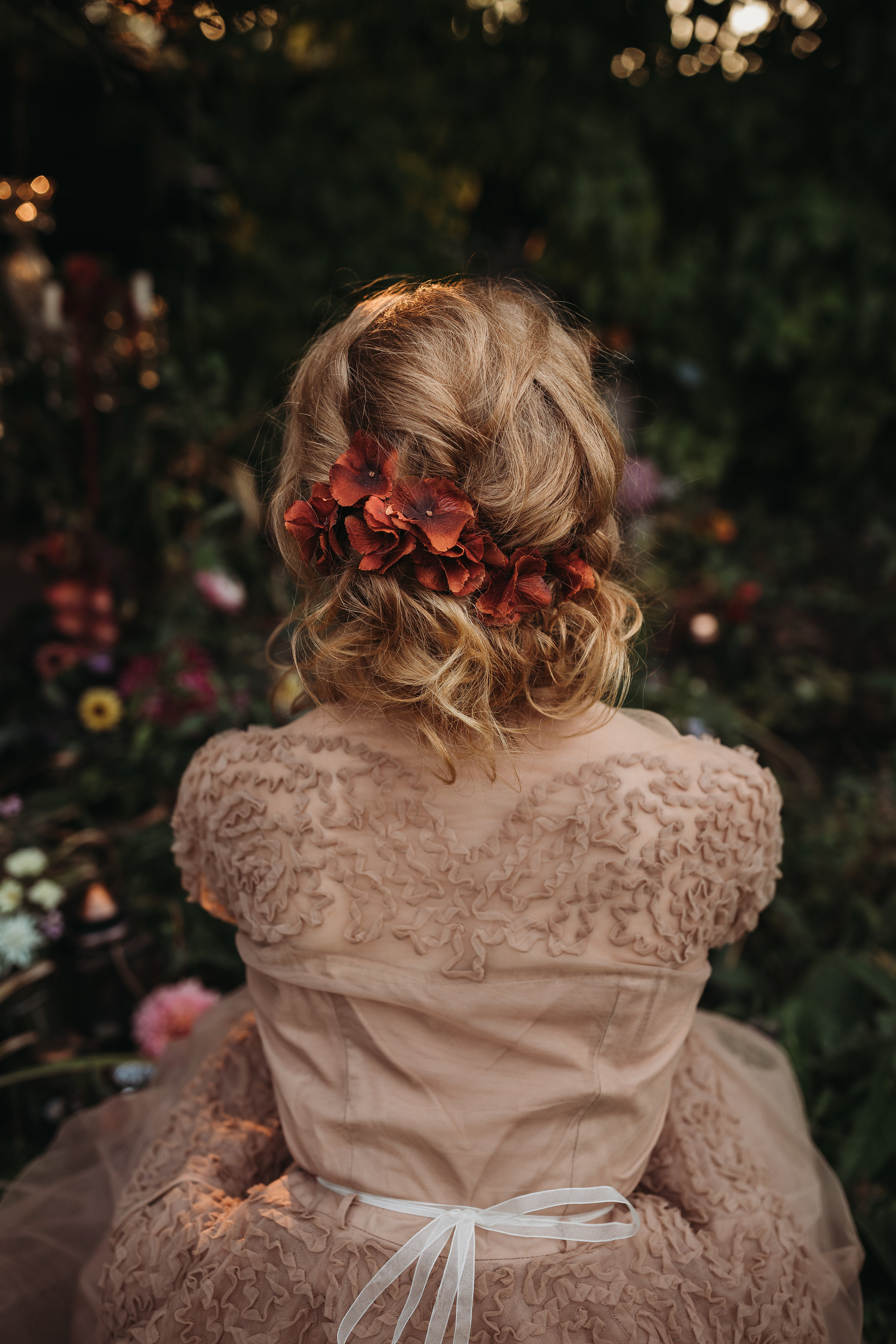 Romantic Wedding Inspiration with Intimate Vintage Vibes