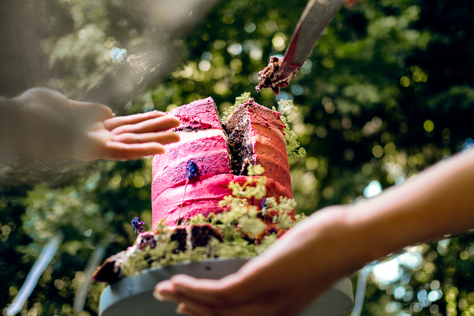 Boho Summer Garden Wedding Inspiration with relaxed and colourful Cuban vibes