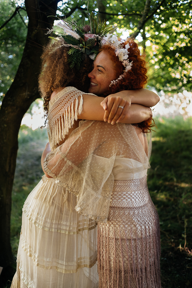 Boho Summer Garden Wedding Inspiration with relaxed and soft colourful Cuban vibes