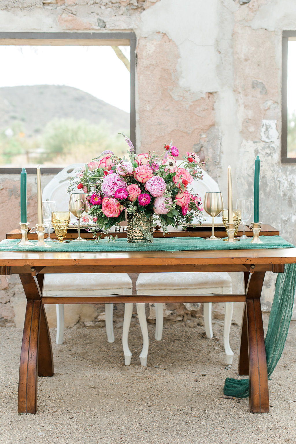 Emerald Wedding Ideas - An Elegant and Modern Styled Elopement in Phoenix, Arizona