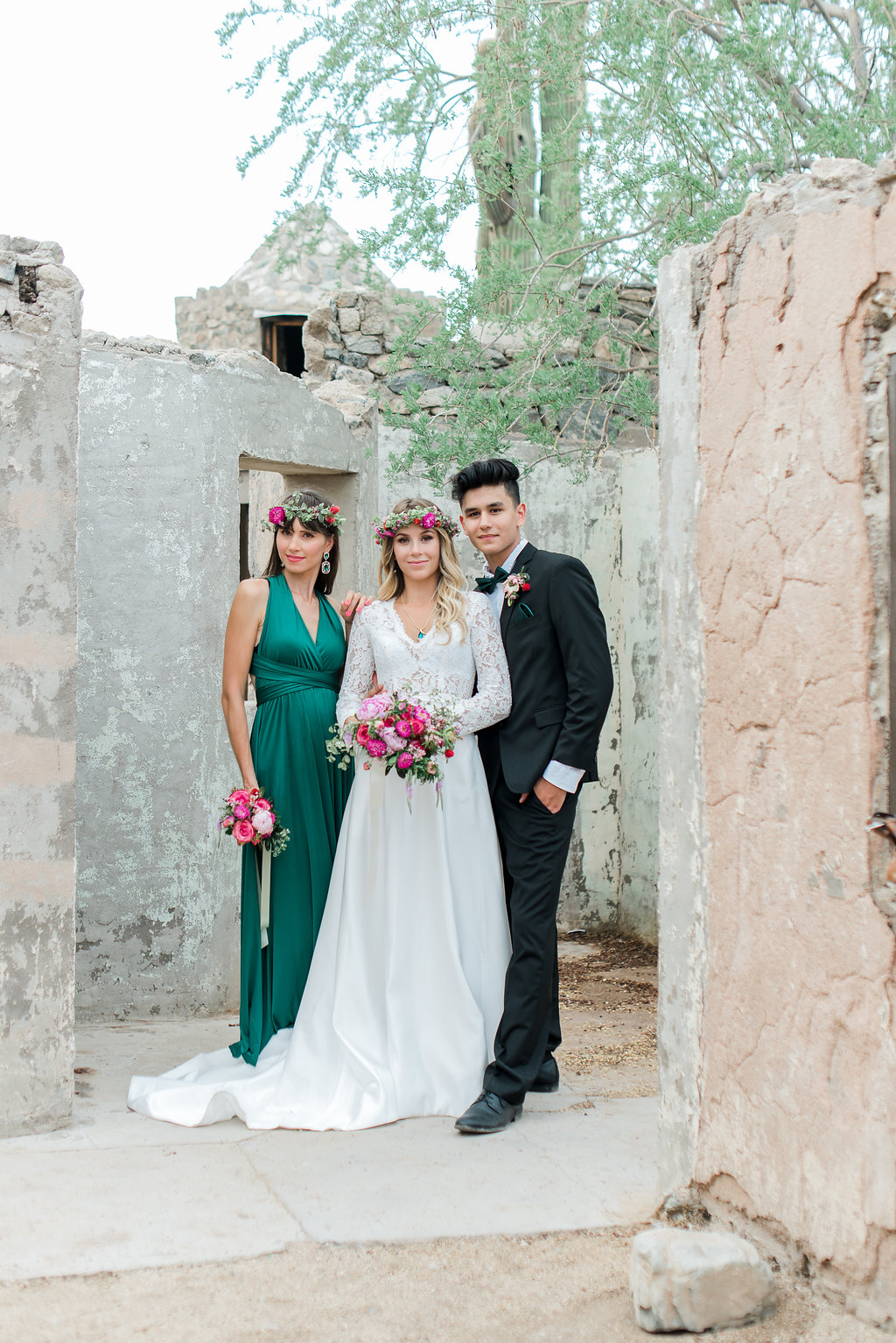 Emerald Wedding Ideas - An Elegant and Modern Styled Elopement in Phoenix, Arizona