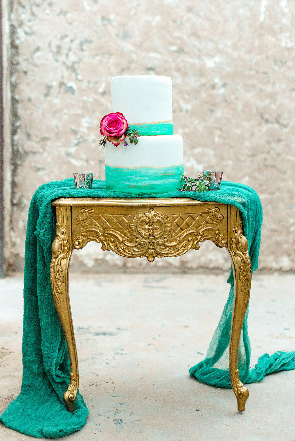 Emerald Wedding Ideas - An Elegant and Modern Styled Elopement in Phoenix, Arizona