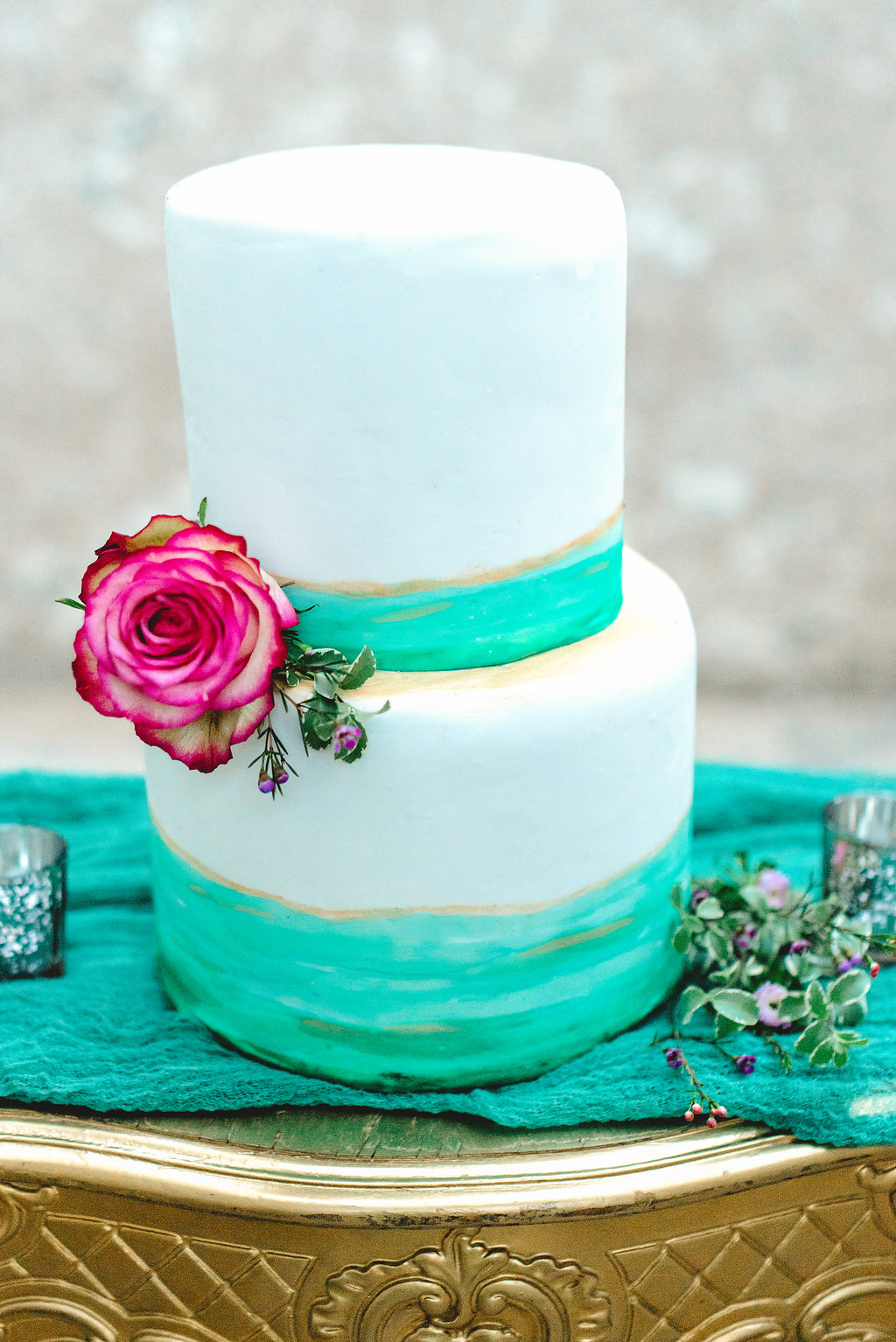 Emerald Wedding Ideas - An Elegant and Modern Styled Elopement in Phoenix, Arizona