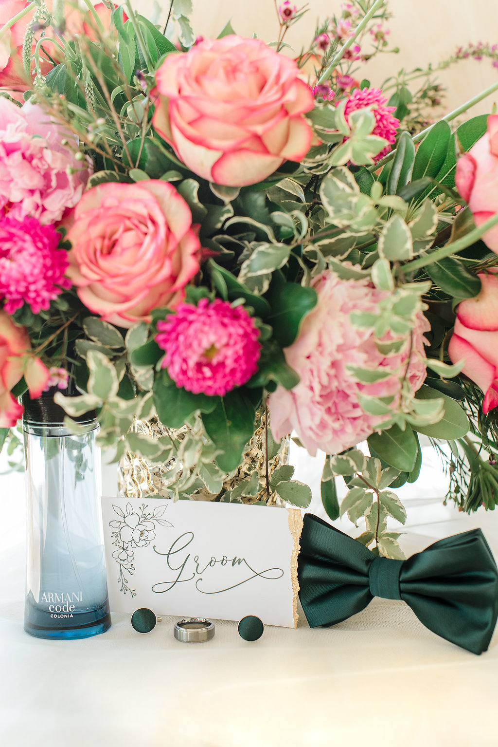 Emerald Wedding Ideas - An Elegant and Modern Styled Elopement in Phoenix, Arizona