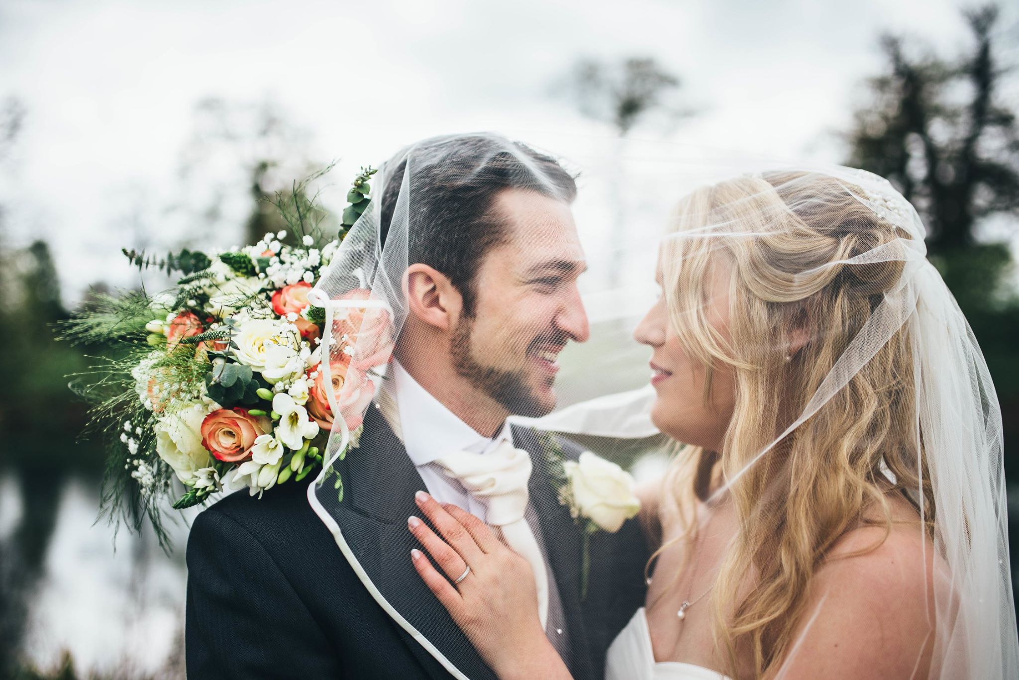 Colourful Coral Wedding - Pantone Colour of the Year 2019