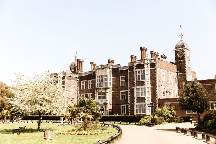 Vintage Art Deco Wedding at Charlton House with Authentic Styling