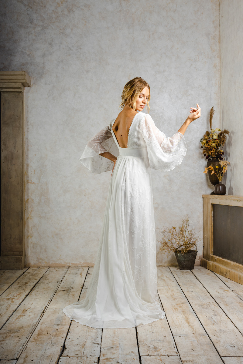 Inspirational chic wedding gowns