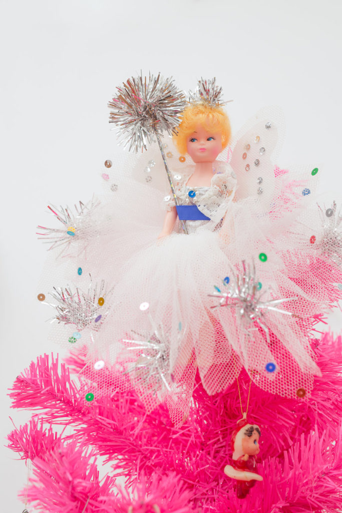 1960s Christmas wedding inspiration with pom poms & baubles galore!