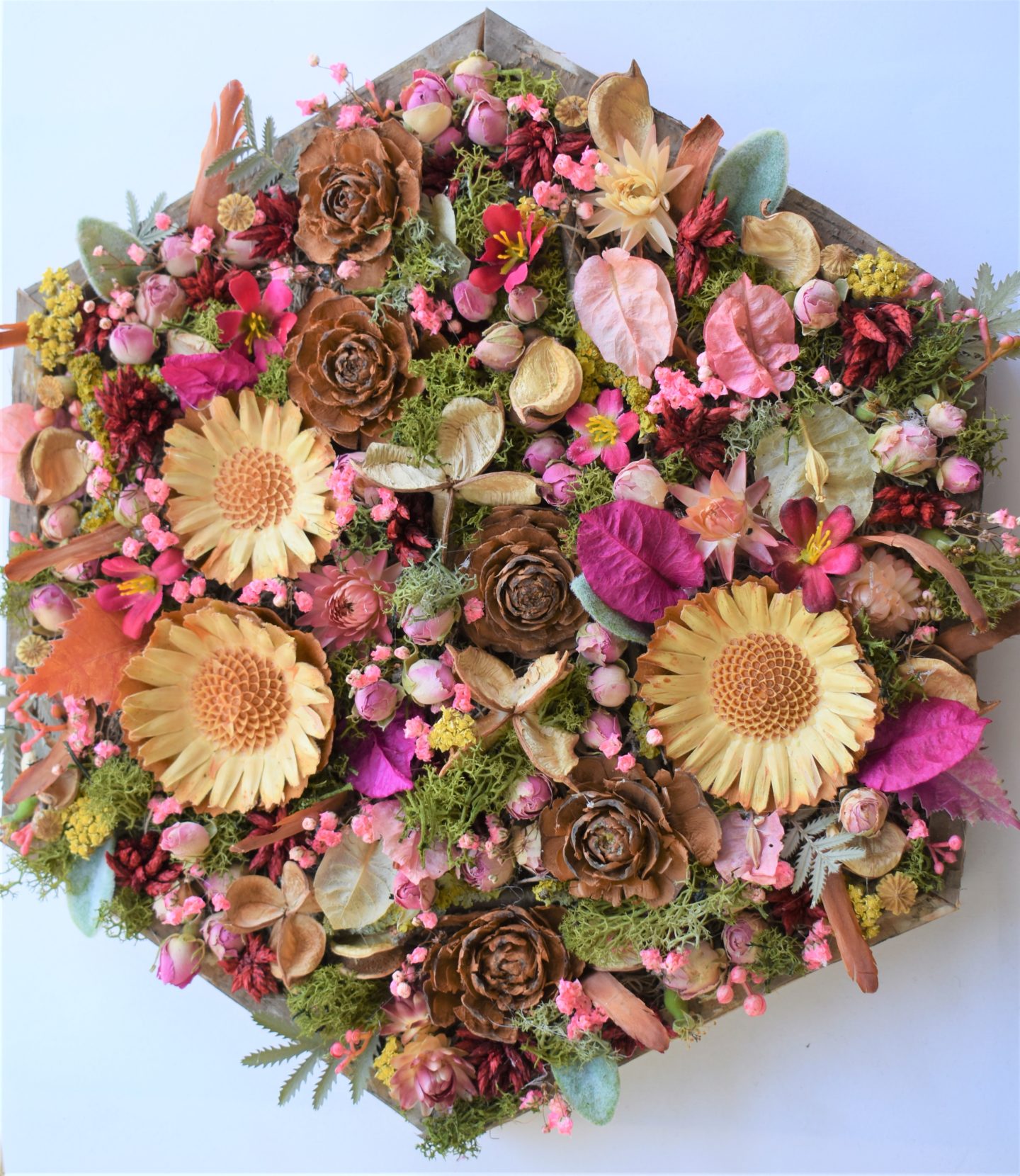 All Of The Actually Attractive Ways To Preserve Your Wedding Bouquet