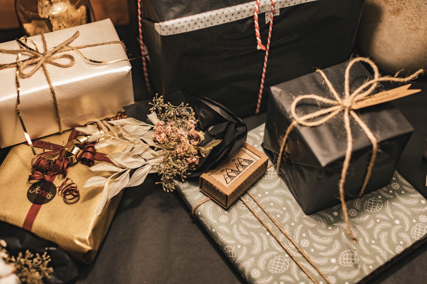 ECO-FRIENDLY GIFT WRAPPING IDEAS
