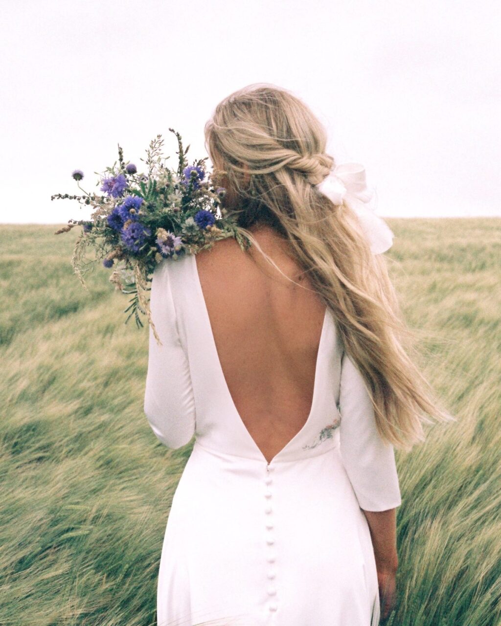 10 Winter Wedding Dress Ideas For The Modern Eco Bride