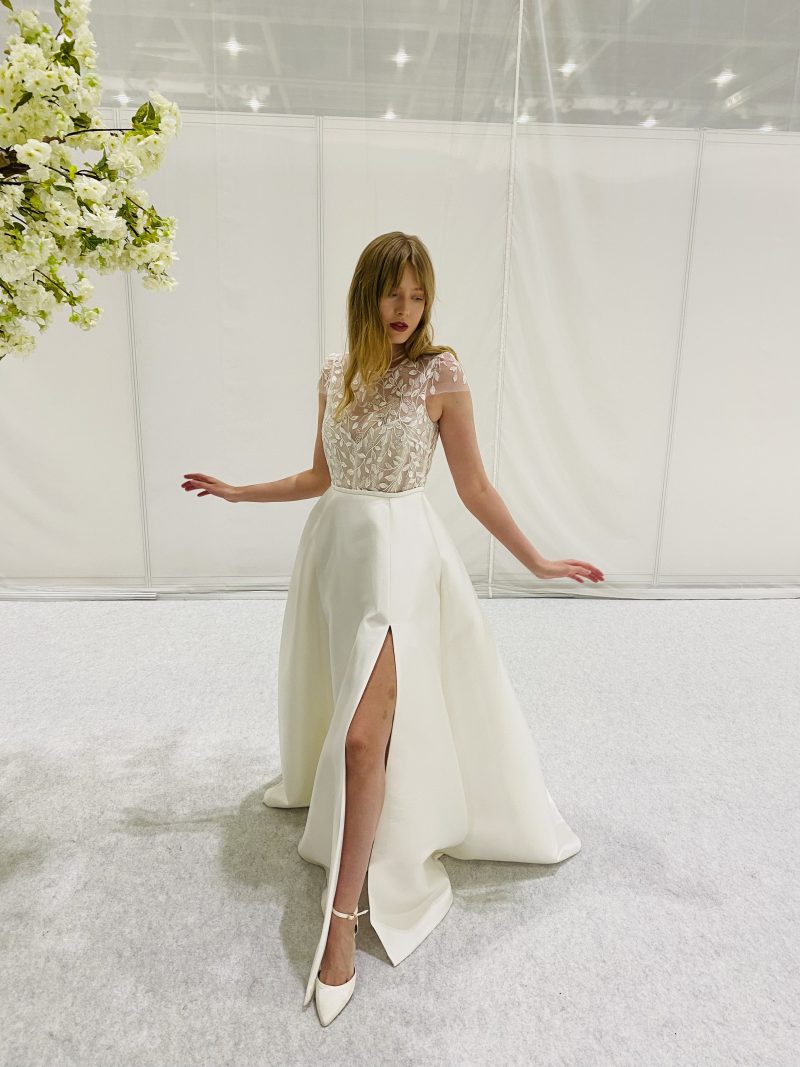 10 Winter Wedding Dress Ideas For The Modern Eco Bride