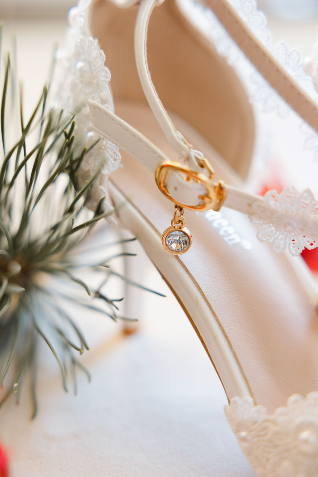 A Very Festive Wedding Day With Modern Styling