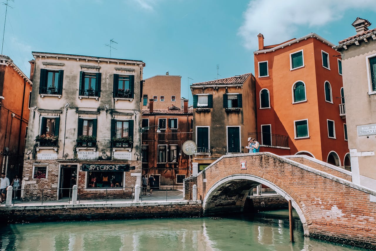 The Most Picturesque Proposal Spots in Venice